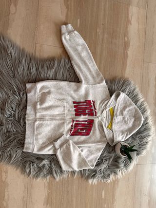 Chaqueta con capucha niño