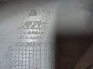 Tapa trasera derecha KTM 990 SMR SMT 