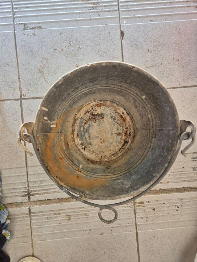 Secchio in metallo vintage