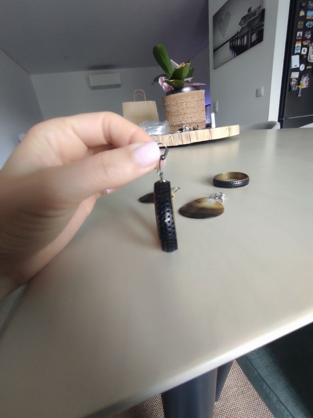 Brincos & Anel Prateado - 2 pares