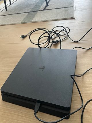 PS4 Slim 500GB + 2 mandos DualShock