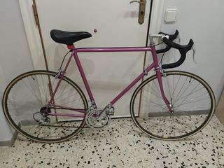 Bicicleta de carretera clásica – restaurada