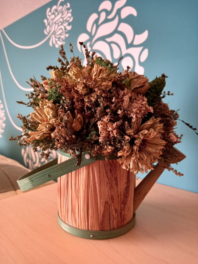 Centro flores secas | Regadera mimbre