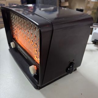 Radio antigua de valvulas MARCONI. J 15