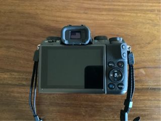 Cámara Canon EOS M5 + Objetivo 18-150mm 3.5-6.3