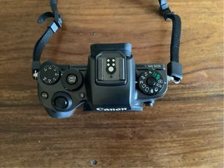 Cámara Canon EOS M5 + Objetivo 18-150mm 3.5-6.3