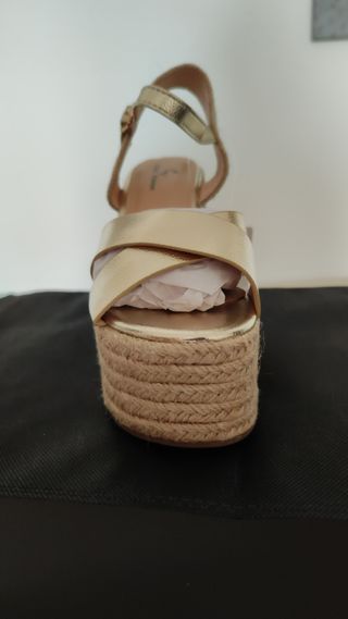 ÚLTIMAS UNIDADES!! Cuñas Doradas todas las tallas