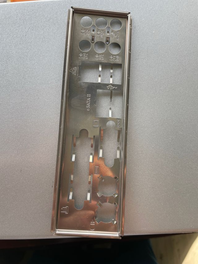 Caja pc logitech R400