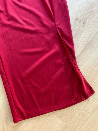 Vestido invitada rojo burdeos