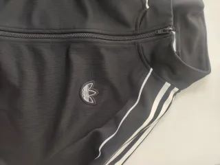 Chaqueta Adidas negra talla M