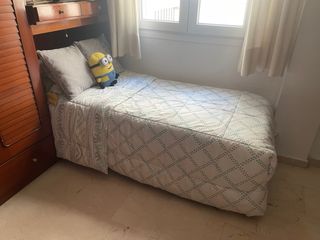 Cama abatible y mueble modular estilo barco 