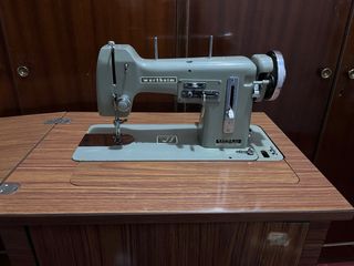 Máquina coser Wertheim Antigua con mueble