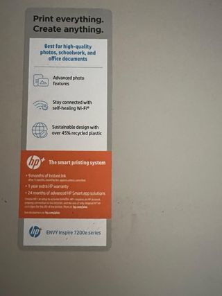 Impresora HP multifunción beige y blanca