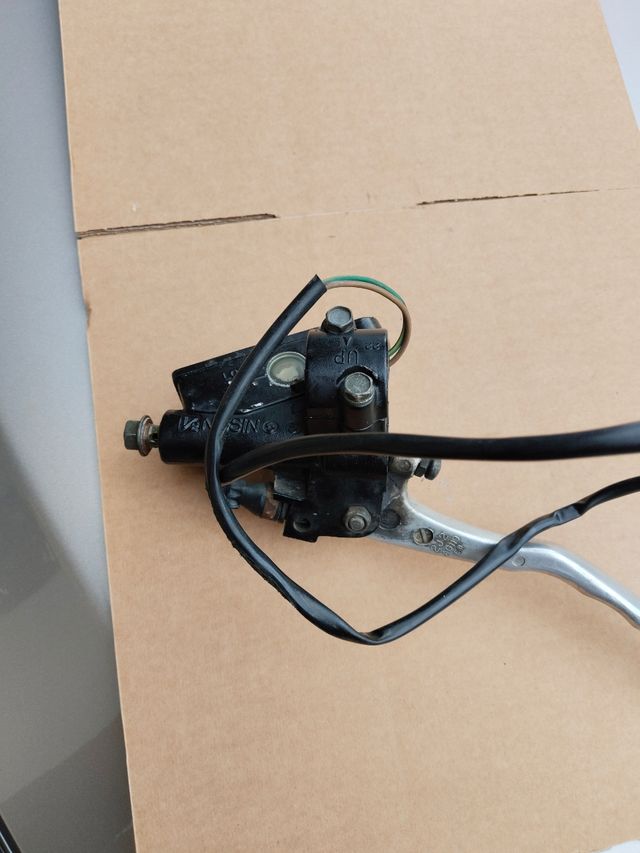 Depósito liquido frenos maneta freno 