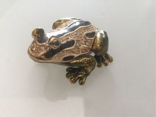Scatolina portagioie a forma di rana
