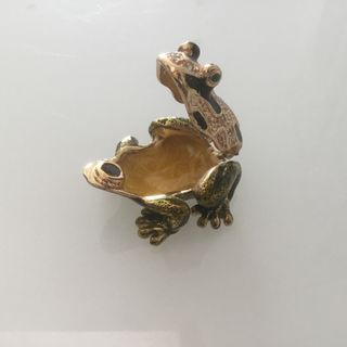 Scatolina portagioie a forma di rana