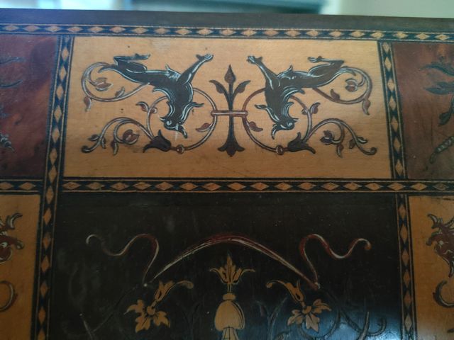 Pregiatissima Copertina intarsiata