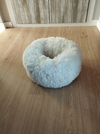 Cama para gato blanca
