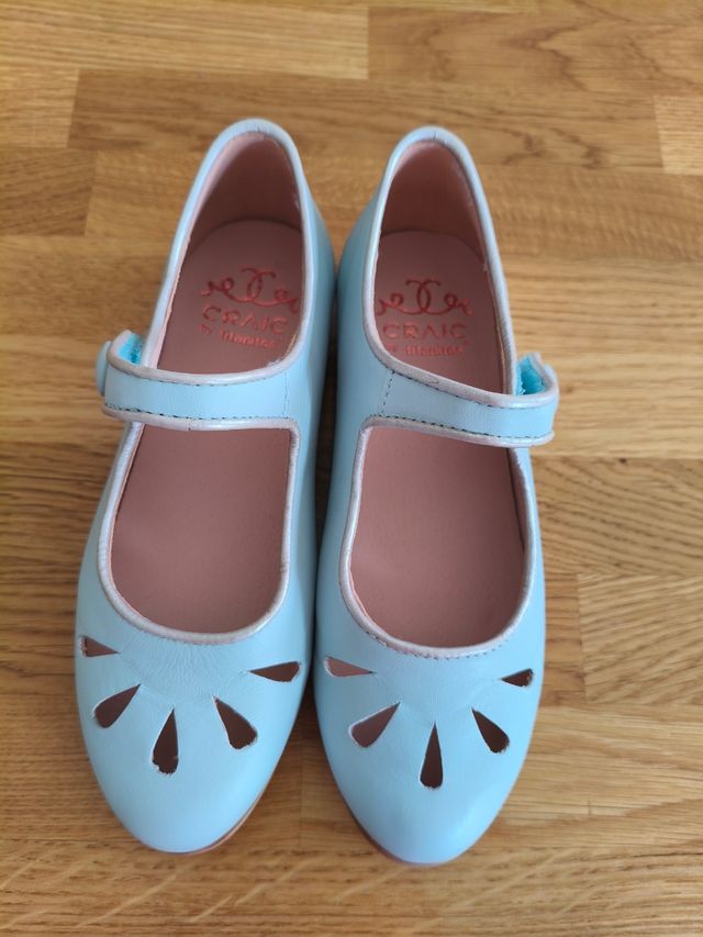 Zapatos niña piel celeste talla 32