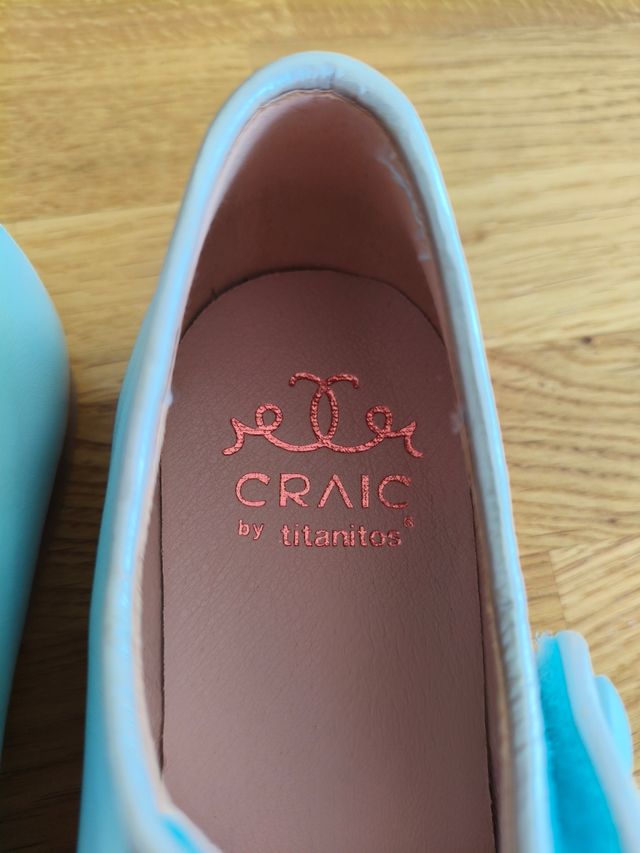 Zapatos niña piel celeste talla 32