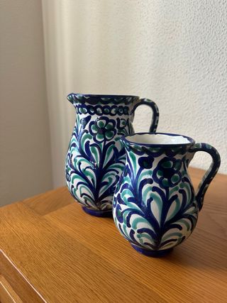 Dos jarras artesanales