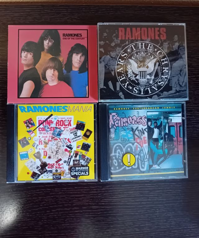 Lote 15 CDs Ramones