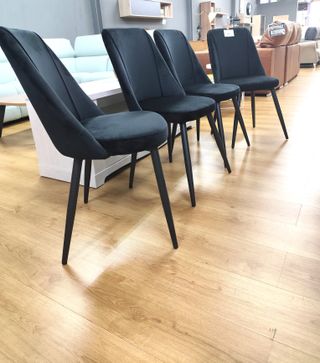 NUEVAS  SILLAS DE COMEDOR A 50€ C/U, GRAN OFERTA❗