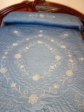 Colcha  de cama de 135 x 180 cm, bordada