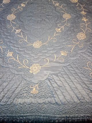 Colcha  de cama de 135 x 180 cm, bordada