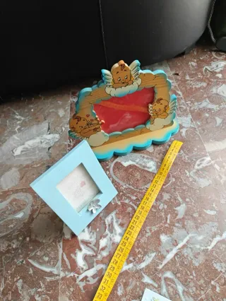 2 portafoto bambini in legno e in resina