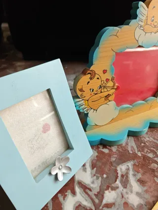 2 portafoto bambini in legno e in resina