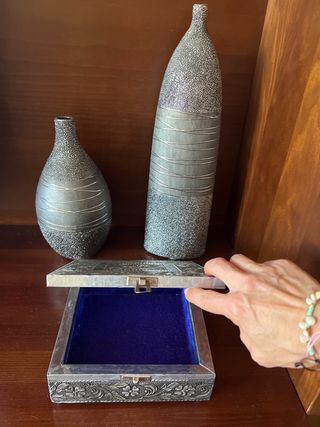 Vasi e cassapanche vintage in metallo