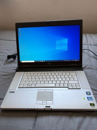 Portátil Fujitsu Intel 7 - Plata & Negro