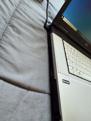 Portátil Fujitsu Intel 7 - Plata & Negro