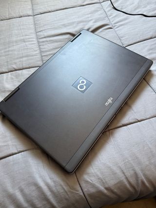 Portátil Fujitsu Intel 7 - Plata & Negro