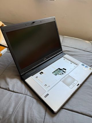 Portátil Fujitsu Intel 7 - Plata & Negro