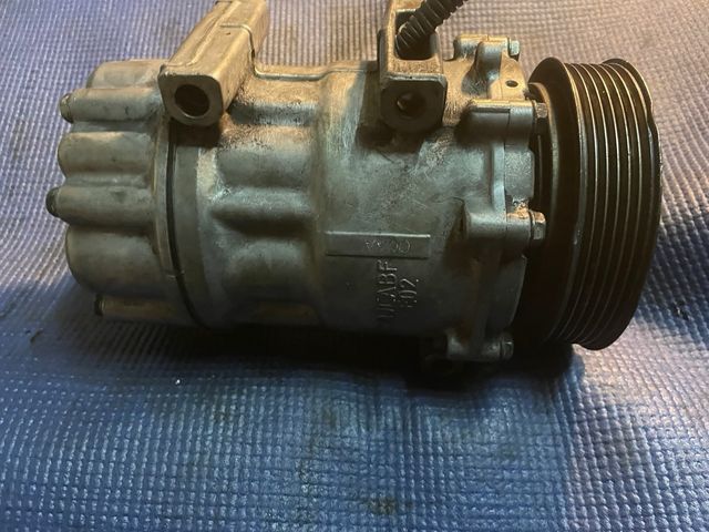 Compresor de aire acondicionado