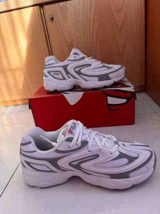 NUEVO Fila zapatillas deportivas Num 39.5