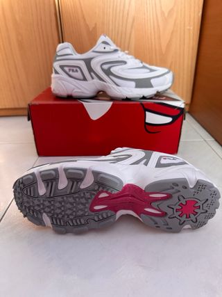 NUEVO Fila zapatillas deportivas Num 39.5