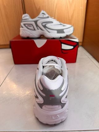 NUEVO Fila zapatillas deportivas Num 39.5