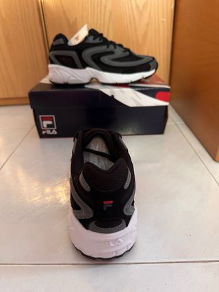 NUEVO Fila zapatillas deportivas Num 39.5