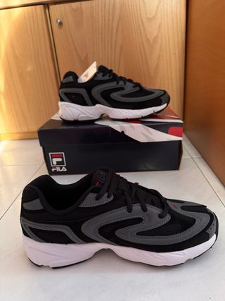 NUEVO Fila zapatillas deportivas Num 39.5