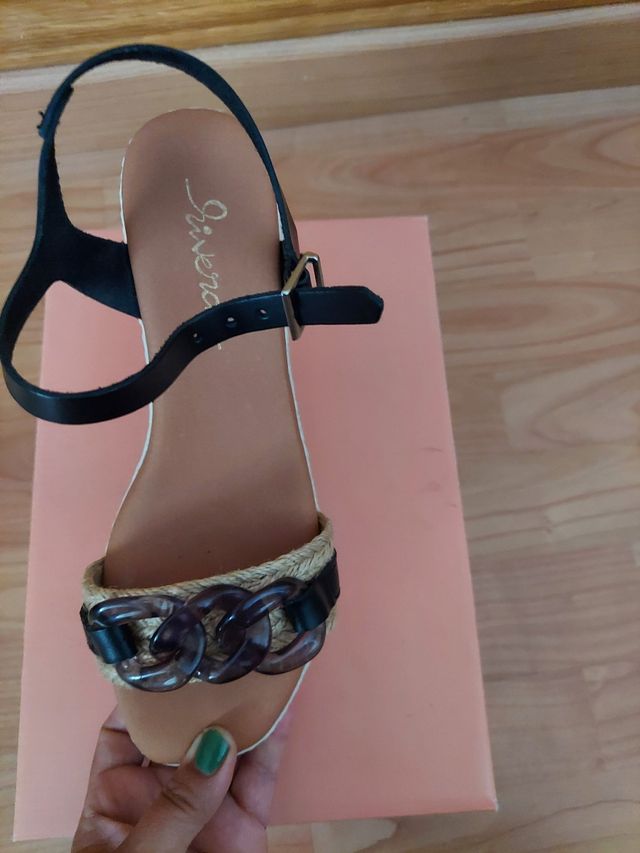 Sandalias negras y marrones, talla 37