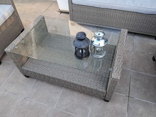 Mesa de exterior de ratán sintético 