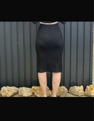 Falda midi negra botones plateados