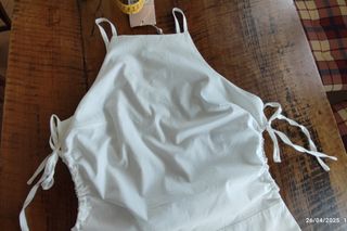 Tuta corta bianca estiva