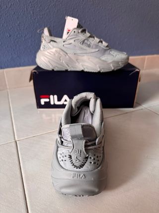 NUEVO Fila zapatillas deportivas Num 38.5