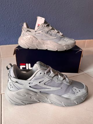 NUEVO Fila zapatillas deportivas Num 38.5