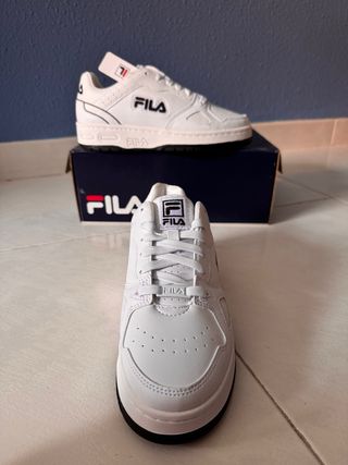 NUEVO Fila zapatillas deportivas Num 39
