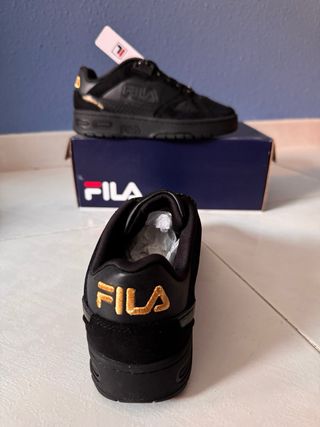 NUEVO Fila zapatillas deportivas Num 38.5